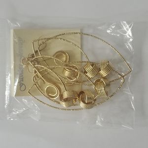 GEOMETRIC OVERSIZED GOLD EARRINGS